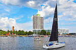 Segelboot SoniC am 26.06.2022 im Hafen von Lübeck-Travemünde