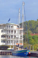 Segelschiff SAFIER am 11.10.2022 im Hafen von Lübeck-Travemünde