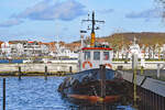 Schlepper ANTON am 01.01.2023 im Hafen von Lübeck-Travemünde