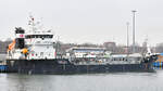Tankschiff FOX SUNRISE (IMO 9333917) am 20.01.2023 beim Skandinavienkai in Lübeck-Travemünde