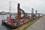 Ponton TR V (ENI 05113640) am 24.01.2023 im Hafen von Lübeck-Travemünde