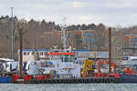 DBB ASTERIX (IMO 9878125) am 25.02.2023 im Hafen von Lübeck-Travemünde. Das rund 24 Meter lange Seefahrzeug ist zurzeit im Einsatz, um mit Baggergut von der Baustelle Skandinavienkai gefüllte Bargen in die Lübecker Bucht zu bringen, wo das Baggergut verklappt wird.