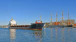 KADRI (IMO 9114725) am 28.02.2023 im Hafen von Lübeck-Travemünde. Rechts im Bild: Viermastbark PASSAT