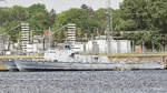 Flügkörper-Schnellboot S74 NERZ (P6124) am 22.05.2023 unweit Lehmannkai 3 in Lübeck.