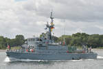 ORP Druzno 641 am 09.08.2023 in Lübeck-Travemünde. Das polnische Schiff ist Teil der Standing NATO Mine Countermeasures Group 1, abgekürzt SNMCMG 1