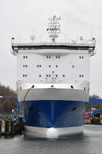 FINNKRAFT (IMO 9207883, Finnlines) am 23.12.2023 beim Skandinavienkai in Lübeck-Travemünde