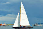 Segelyacht SPHINX am 26.7.23 in Lübeck-Travemünde. Rotspon-Regatta (Wettkampf zwischen Mannschaft des schleswig-holsteinischen Ministerpräsidenten und dem Lübecker Bürgermeister)