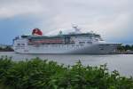 Der Kreuzfahrer  Empress  zeigt sich am 15.05.2011 in Rostock-Warnemnde.