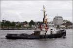 Die 1968 gebaute TAUCHER O. WULF 5 (IMO 6907169) am 17.06.2011 in Rostock-Warnemnde. Sie ist 29,4 m lang, 7,9 m breit, hat eine Maschinenleistung von 971 kw und einen Pfahlzug von 25 t. Heimathafen ist Rostock.