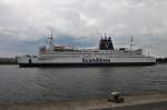 Das Fährschiff  Prinz Joachim  läuft am 15.6.2013 aus Warnemünde aus.