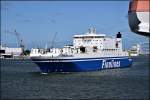 Das RoRo-Fährschiff  Finnhansa  der finnischen Reederei  Finnlines  läuft am 22.06.14 im Überseehafen Rostock ein. Fotografiert an Bord der Fähre  Prins Joachim  nach Gedser.