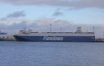 Die FINNSKY der Finnlines Gruppe, ein 2012 in China gebautes Ro-Ro  Cargo Schiff, wurde am 19.11.2015 im Rostocker Hafen beladen.