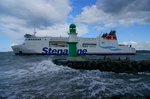 Am 10.08.2016 verlässt das Fährschiff Skåne der Stena Line bei stürmischem Wetter die Warnow mit Ziel Trelleborg.