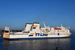 ROBIN HOOD , Passagier / Ro-Ro Cargo Schiff , IMO 9087477 , Baujahr 1995 , 179 x 28 m , 11.09.2025 , Rostock-Warnemünde , 