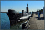 Im Sassnitzer Stadthafen liegt das britische U-Boot H.M.S. Otus vor Anker. Es wurde 1963 in Dienst gestellt, war bis 1991 im Einsatz und kann nun als U-Boot-Museum besichtigt werden. (21.04.2019)