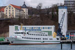 FGS LADY von BÜSUM unteranderem gelegentlich im Einsatz zwischen Büsum und Helgoland, nun z.Z. liegend im Sassnitzer Hafen. Im oberen Bereich des Bildes links ist das KURHOTEL SASSNITZ zu sehen. - 11.03.2023