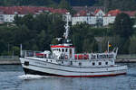 Das Fahrgastschiff JAN CUX (IMO: 8657055) macht sich auf den Weg in die Ostsee. (Sassnitz, August 2023)