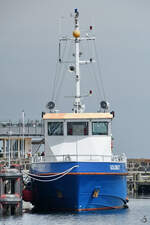 Die GOLDBUTT, ein Schiff der Fischereiaufsicht ist hier Mitte August 2023 im Stadthafen Sassnitz zu sehen.