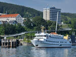 Das Fahrgstschiff LADY VON BÜSUM (IMO: 8009258) macht sich auf den Weg in die Ostsee, so gesehen Mitte August 2023 im Hafen von Sassnitz.