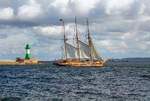 Dreimast-Gaffelschoner AMPHITRITE (IMO -) vor der Ostmole in Sassnitz. - 22.08.2026

