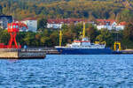 Forschungsschiff ELISABETH MANN BORGESE (IMO 8521438) am Westmolenfeuer im Stadthafen von Sassnitz. - 14.10.2026
