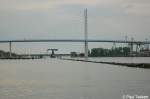 Die Stralsunder Ziegelgrabenbrücke und die neue Strelasundbrücke im Morgendunst des 21. August 2009.

