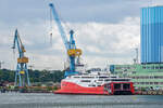 Die SKANE JET (IMO 9176060) liegt nach der Einstellung der Fährverbindung Sassnitz-Trelleborg z.Z. in Stralsund. Das FRS Logo und der Delphin sind bereits übermalt und gerade noch zu erkennen. - 30.07.2025




