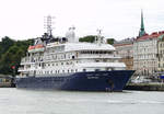 MS Island Sky, IMO.8802894, der Noble-Caledonia Small Ship Cruises /UK, Baujahr 1992 mit der Flagge Bahamas.