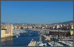 Vieux Port, der alte Hafen von Marseille, wird heute als Yachthafen genutzt. In dichten Reihen füllen die Yachten das Hafenbecken. (29.09.2018)