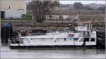 Schubboot VAL D'ARMOR in Saint-Nazaire. Die VAL D'ARMOR ist 24,50 m lang, 10,80 m breit und wird von 3 Caterpillar Motoren mit je 1.000 PS angetrieben. 07.10.2011