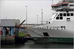 Die Fahrzeugfähre ULYSSES (IMO 9214991) kann gleichzeitig auf zwei Decks übereinander be- und entladen werden. Hier liegt sie am 28.04.2017 in Dublin. 