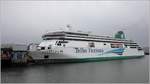 Die 2001 gebaute ULYSSES (IMO 9214991) liegt am 28.04.2017 in Dublin. Sie ist 209,08 m lang und 31,84 m breit, die GT/BRZ beträgt 50.938 und die DWT 9.665 t. Sie kann 240 LKW oder 1.342 PKW befördern und bietet 1.875 Passagieren Platz. Heimathafen ist Limassol (Zypern).