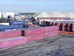 Container im Hafen von Dublin / Irland am 14.09.2012.