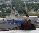 Das 82m lange Fischereifahrzeug SVEND C am 15.06.19 in Akureyri im Dock