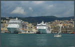 Genua ist ein beliebter Kreuzfahrthafen, der von zahlreichen Reedereien angefahren wird. Hier zu sehen sind die MSC Divina (links) und MSC Opera (rechts) vor der Kulisse der Altstadt. (22.09.2018)