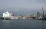 M/F Ulysse der Gesellschaft CoTuNav (Compagnie Tunesienne de Navigation) im Hafen von Genua. (07.10.2004)