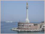 Hafeneinfahrt von Messina auf Sizilien. (05.08.2002)