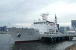 Das Fischerei-Patrouillenschiff  HOSHO MARU (鳳翔丸) der Fischereibehörde Japan liegt im Hafen von Tokio festgemacht.
