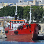 Das Tankschiff  Spiro F  im Hafen von Valletta.