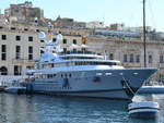 Die Yacht  Lady A , gesehen im Oktober 2017 in Malta.