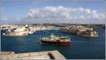 Die RAMFORM VIKING (IMO 9165035) vor der Kulisse der Three Cities - rechts Senglea, im Hintergrund Cospicua, links Vittoriaosa - und dem Dockyard Creek. Ganz rechts ist der French Creek zu sehen, ganz links der Kalkara Creek. 21.03.2009