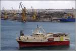 Die 1998 gebaute RAMFORM VIKING (IMO 9165035) luft am 21.03.2009 aus dem Grand Harbour von Valletta aus. Sie ist 86,2 m lang, 39,6 m breit und hat eine GT von 9456. Heimathafen ist Nassau auf den Bahamas. Im Hintergrund ist das Trockendock Nr. 6 im French Creek des Grand Harbour zu sehen (in der Karte markiert).