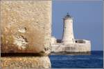 Das St. Elmo Breakwater schtzt den Grand Harbour von Valletta vor der offenen See. An seinem Ende ist ein Turm mit einem Leuchtfeuer zur Markierung der Hafeneinfahrt errichtet. Das Foto habe ich whrend der Hafenrundfahrt in dem schmalen Durchlass zwischen dem anderen Ende des Breakwater und dem Festland gemacht (in der Karte - Hybridmodus - markiert). 27.03.2009