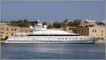 Die Luxusyacht INDIAN EMPRESS (IMO 1006245) hat am Manoel Island im Marsamxett Harbour von Valletta festgemacht. Es sah mir so aus, als ob sie hier berwintert hat und fr die Saison vorbereitet wurde, da noch einige Fenster mit weier Folie verklebt waren. 27.03.2009