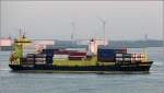 Die 1998 gebaute BORUSSIA DORTMUND (IMO 9162681) ist 122 m lang, 18 m breit, hat eine GT/BRZ von 6.378, eine DWT von 7.073 und eine Kapazität von 700 TEU. Heimathafen ist Limassol (Zypern). Rotterdam, 01.06.2014