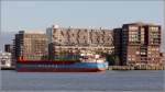 Die 1994 gebaute WILSON BORG (IMO 9106924) hat gerade in Rotterdam abgelegt und nimmt Kurs Nordsee. Sie ist 88 m lang, 12,8 m breit, hat eine GT/BRZ von 2.446 und eine DWT von 3.720 t. Heimathafen ist Valletta (Malta). 08.06.2015