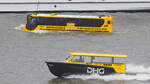 Wassertaxi MSTX 8 und Amhibienbus / Splashbus am 09.02.2022 im Hafen von Rotterdam