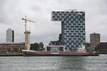 Die Jolyn der Reederei Wagenborg lag am 5.10.2023 fest gemacht am Nordufer der Nieuw Maas im Hafen Rotterdam. Es handelt sich um ein Mehrzweck Schiff, welches in Delfzijl in den Niederlanden angemeldet ist.