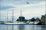 Die STAATSRAD LEHMKUHL im Hafen von Bergen. Scan eines Dias aus dem Februar 2001. Das Schiff hat eine bewegte Vergangenheit. Wer mehr darber wissen mchte, findet bei Wikipedia einen informativen Artikel.