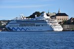 OSLO (Provinz Oslo), 08.09.2016, Kreuzfahrtschiff AIDA aura im Hafen -- Baujahr: 2003 / Flagge: Italien / IMO/MMSI: 9221566/247117400